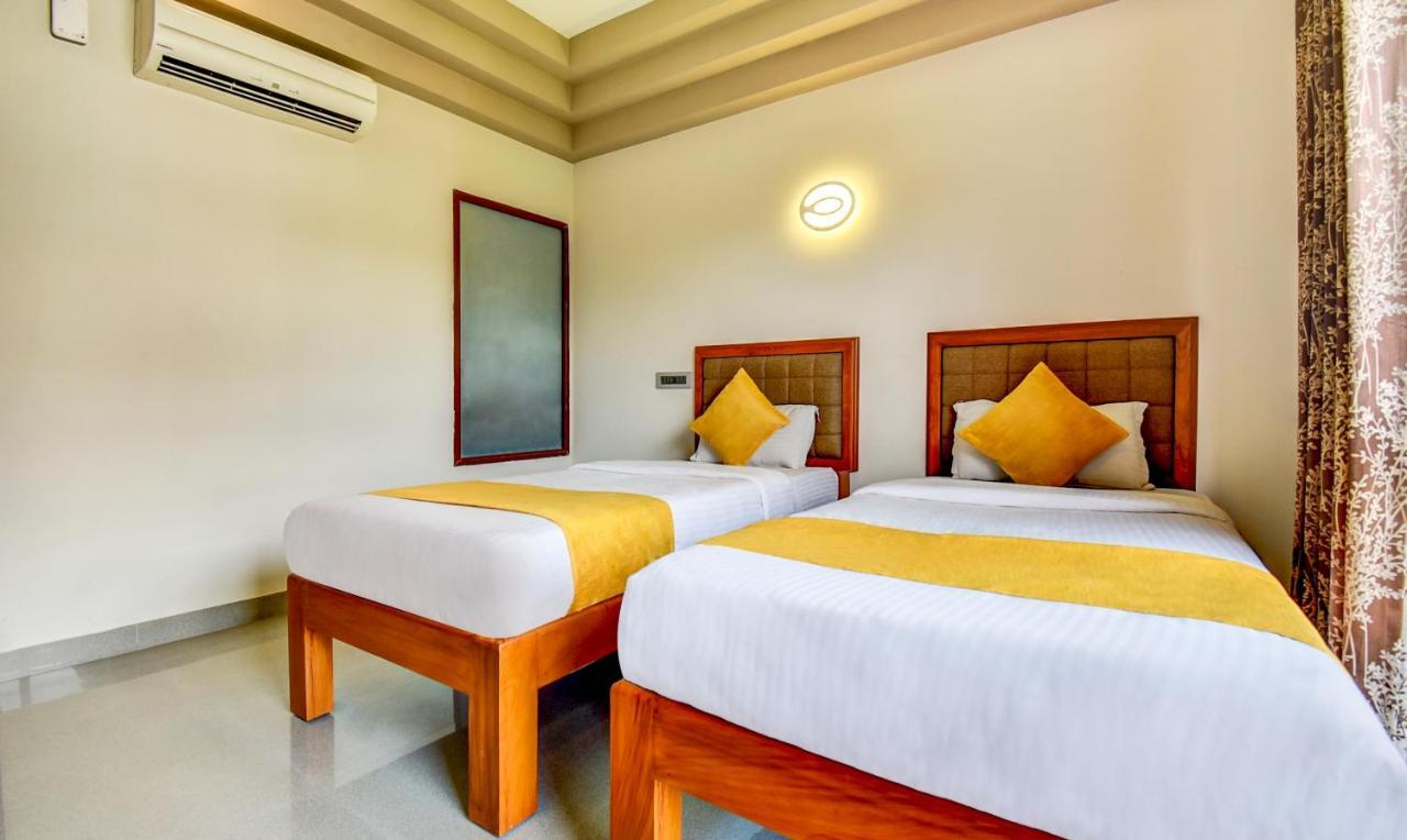 Hotel Garden Inn Kochi Exteriör bild