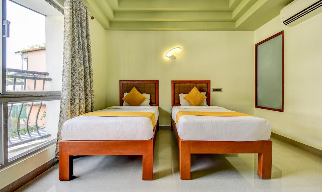 Hotel Garden Inn Kochi Exteriör bild