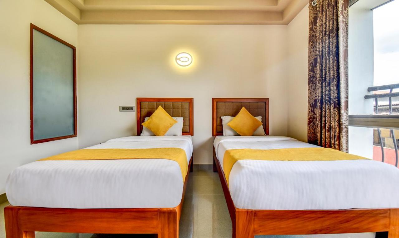 Hotel Garden Inn Kochi Exteriör bild
