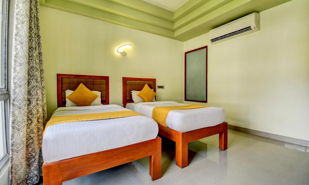 Hotel Garden Inn Kochi Exteriör bild