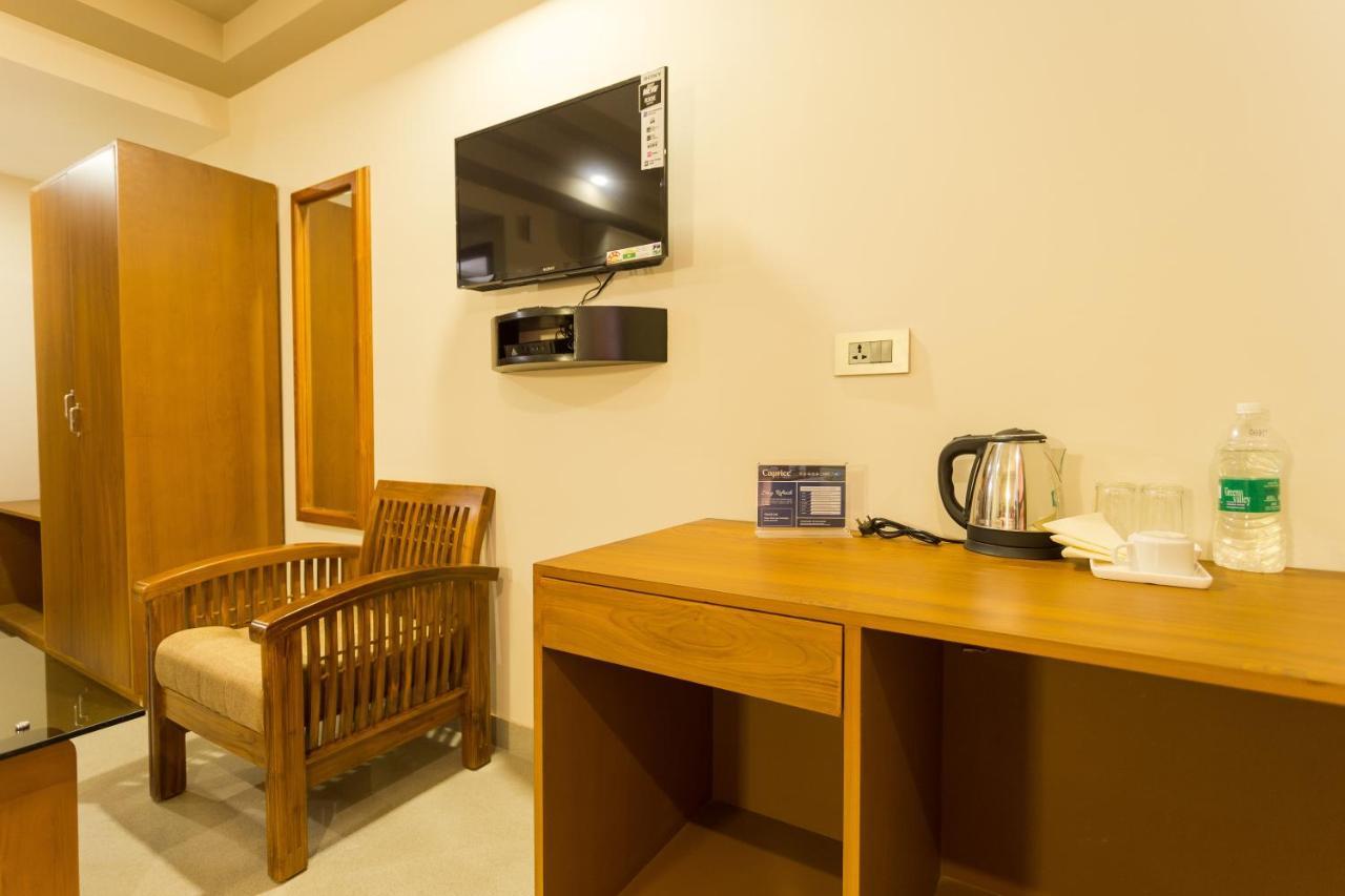 Hotel Garden Inn Kochi Exteriör bild
