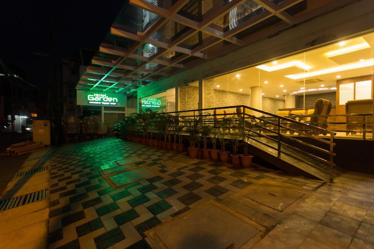 Hotel Garden Inn Kochi Exteriör bild