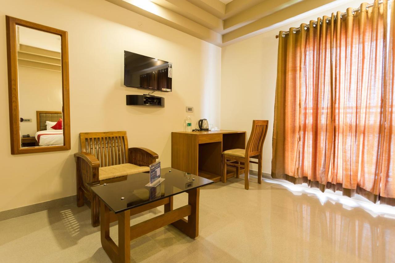 Hotel Garden Inn Kochi Exteriör bild