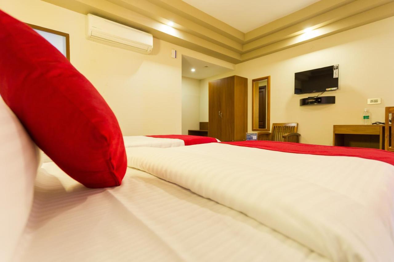 Hotel Garden Inn Kochi Exteriör bild