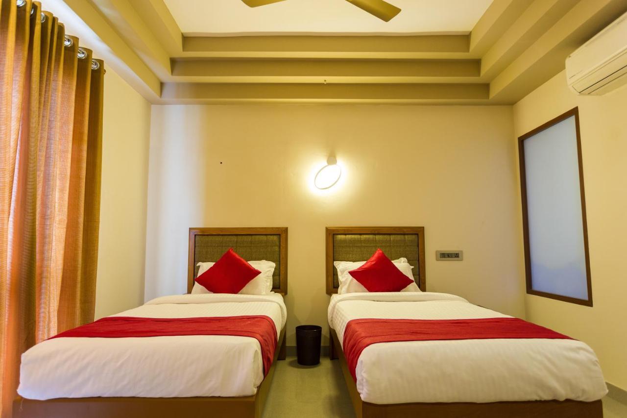 Hotel Garden Inn Kochi Exteriör bild